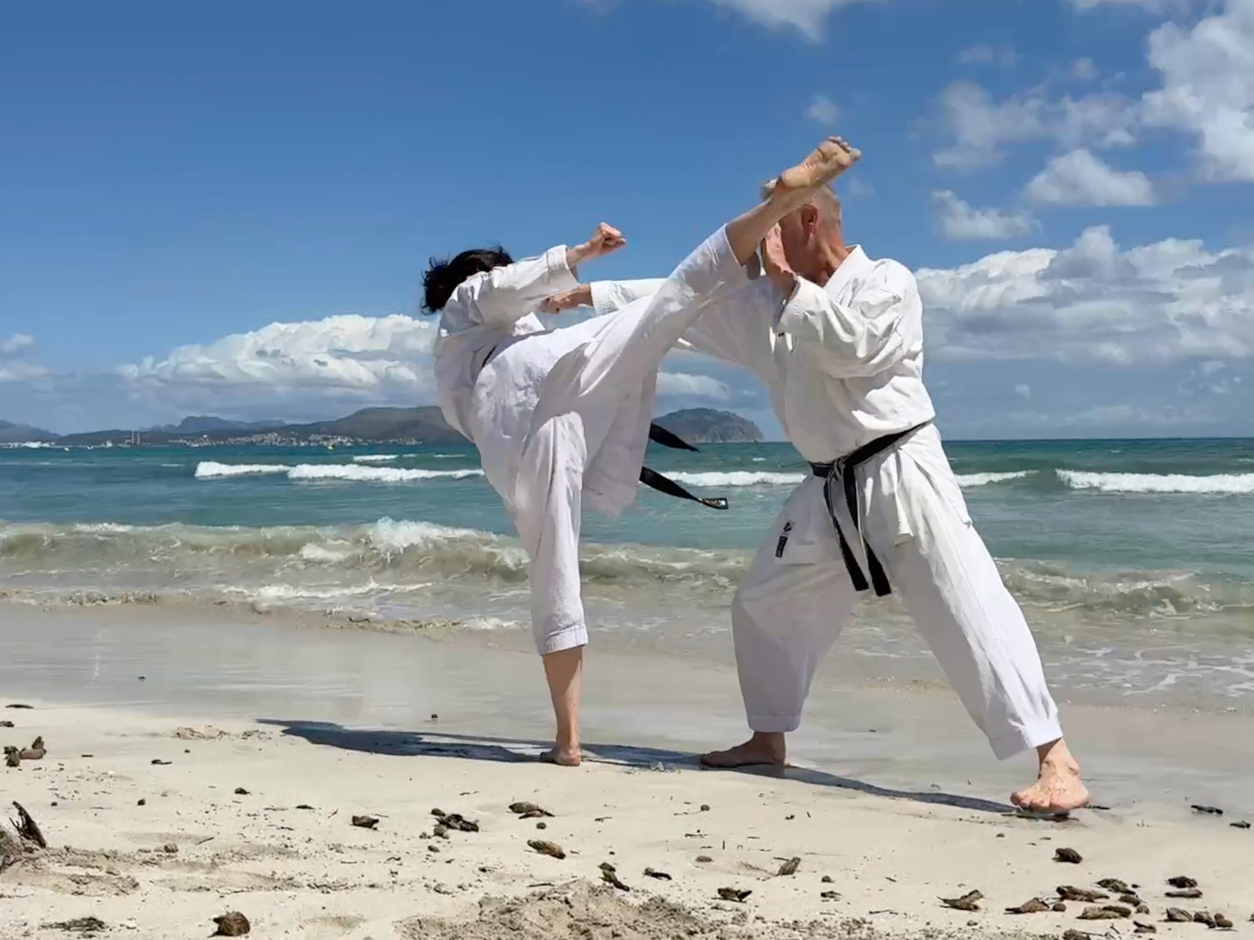 Eindrücke vom Karate-Training am Strand Eindrücke vom Karate-Training am Strand